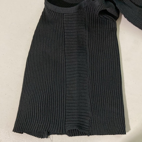 Unbranded, One Shoulder Black Ribbed Knit top, with Neck band with Rose - Picture 5 of 8